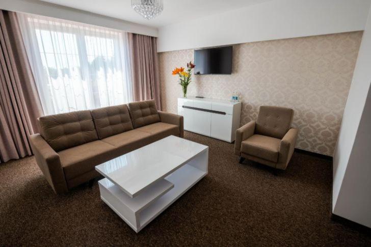 Hotel Palacowa Narol Экстерьер фото