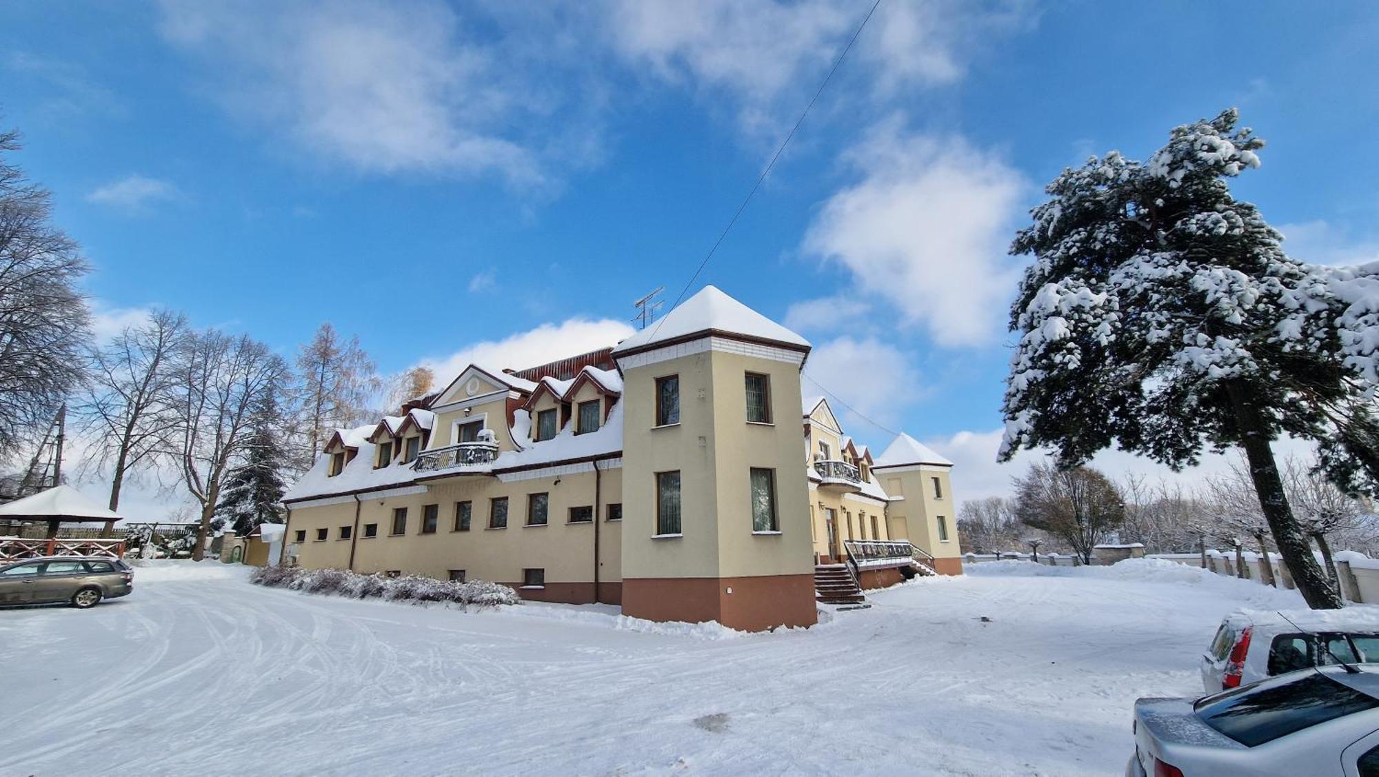 Hotel Palacowa Narol Экстерьер фото