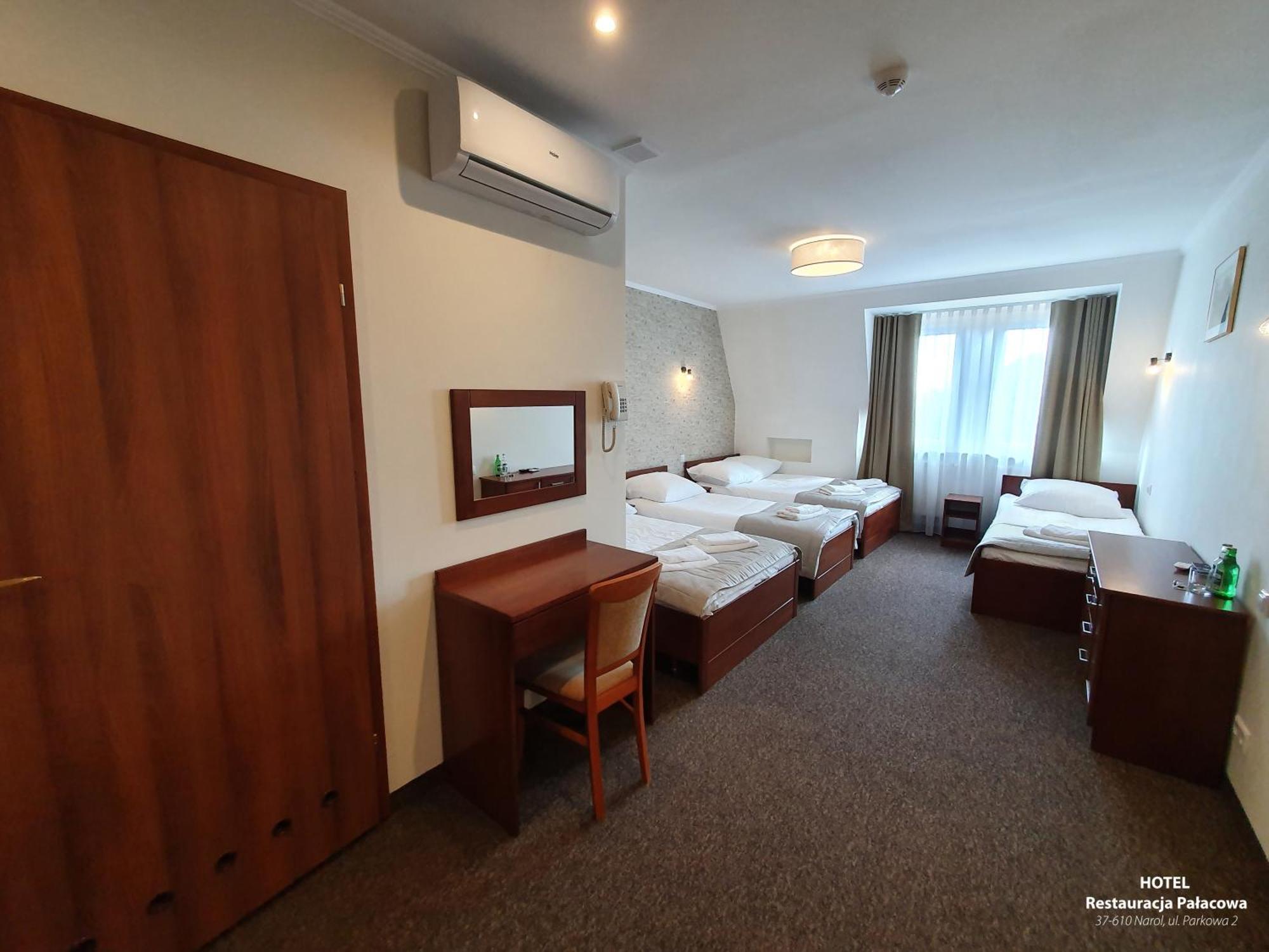 Hotel Palacowa Narol Экстерьер фото